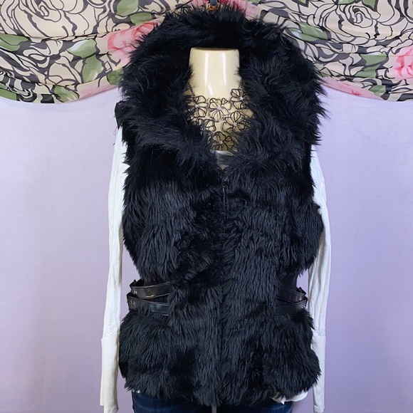 Dots Faux fur vest Size XL 🖤 - Picture 2 of 9